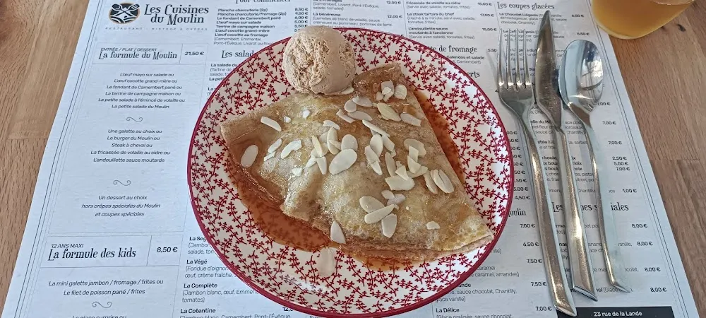 Crêpe Aux Pommes Caramélisées Au Beurre Salé